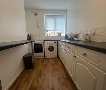 1 bedroom Flat To Let - Photo 4