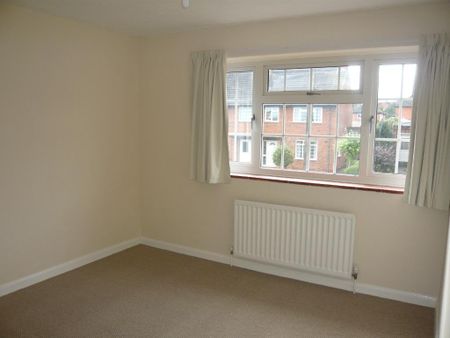 3 bedroom terraced house to rent - Photo 4