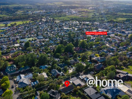 Character Family Home - Photo 1