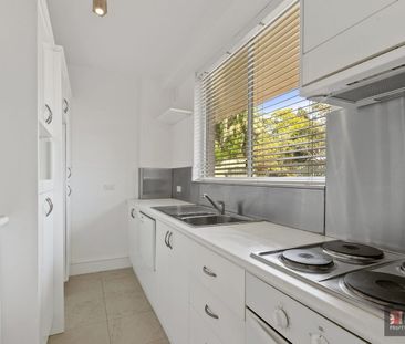 Sunny apartment with parking - Photo 3