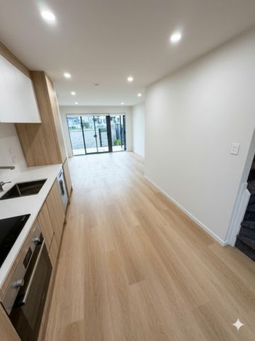 3-Bedroom Townhouse in Desirable Beerescourt, Hamilton - $700/Week - Photo 4