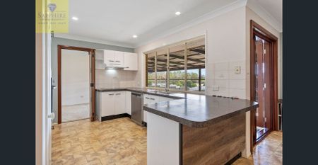 House available for rent featuring a swimming pool - Photo 5