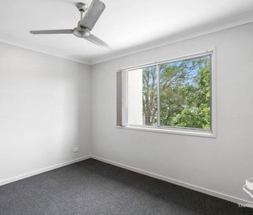 Townhouse with double garage - Photo 1