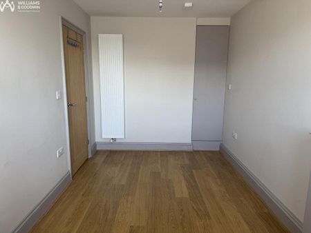 5 bedroom detached house to rent - Photo 3