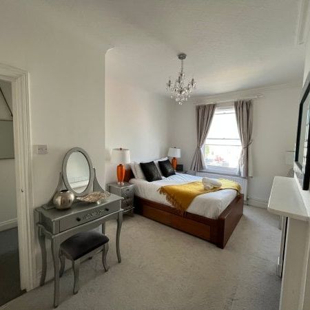 Victoria Terrace 2 bedroom flat to rent - Photo 1