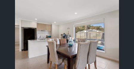 Impeccable Family Living only 800m from the Waterfront - Photo 2