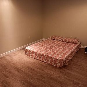 Large room furnished basement - Photo 3