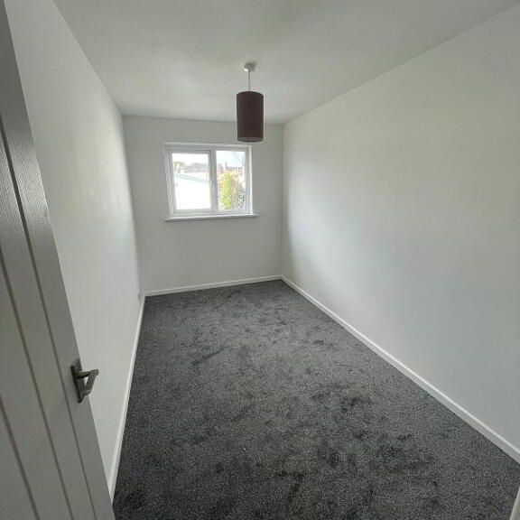 23 Circular Road, Larne, BT40 1HR - Photo 1