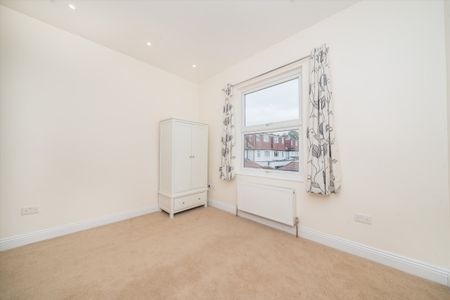 St. Leonards Road, Mortlake, SW14, London - Photo 2