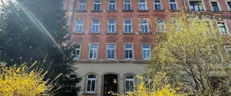 ***helle geräumige 4-Raum-Wohnung im Obergeschoss - Photo 1