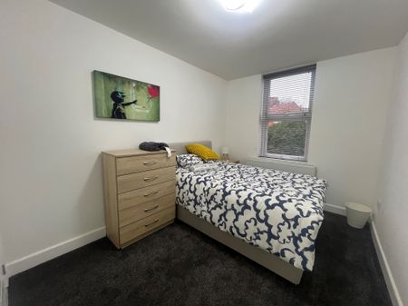 Waterloo Road, Smethwick, B66 - Photo 3