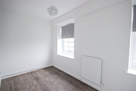 3 bedroom apartment to rent - Photo 3