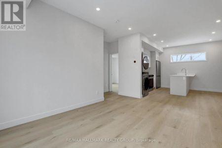 6 - 137 MARQUETTE AVENUE - Photo 2