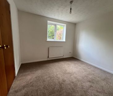King James Way, Royston, SG8 - Photo 2