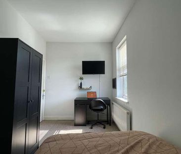 Wilson Street - Bed *% Off Mths Rent!* -available Now!, LN1 - Photo 4