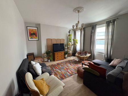 2 Bed Maisonette, Maclise Road, W14 - Photo 2