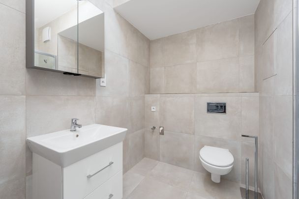 Pronájem bytu 1+kk a garsoniéry 33 m², Gerstelova, Praha - Photo 1