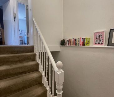 2 Bed Flat, Garratt Lane, SW17 - Photo 1
