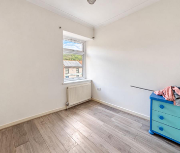 3 bedroom apartment to rent - Photo 3