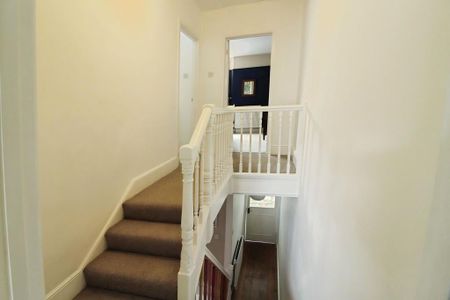 2 bedroom terraced house to rent - Photo 2