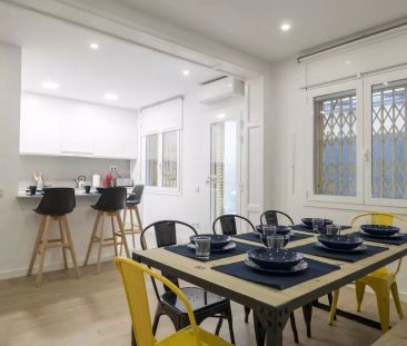Modern room for rent in 5-bedroom apartment with terrace in Sants - Foto 6