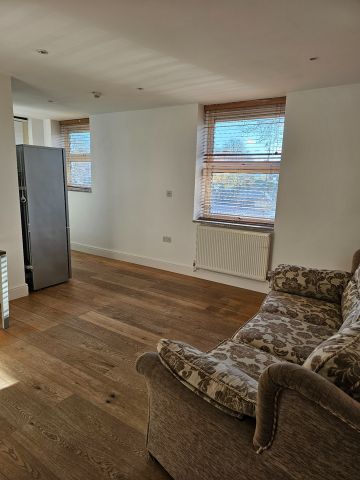 2 Bed Flat, Windsor Court, N8 - Photo 2