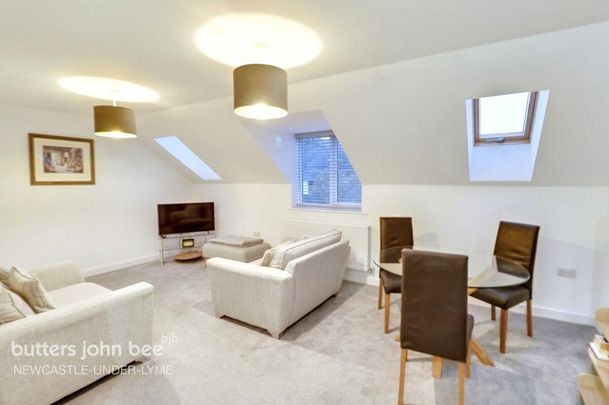 2 bedroom maisonette to rent - Photo 1