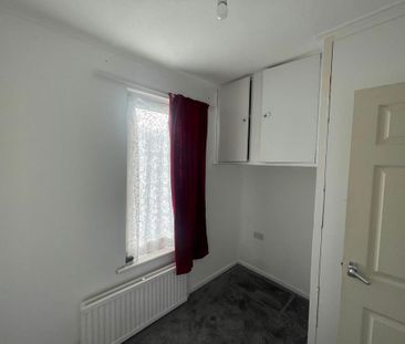 4 bedroom terraced house to rent - Photo 6