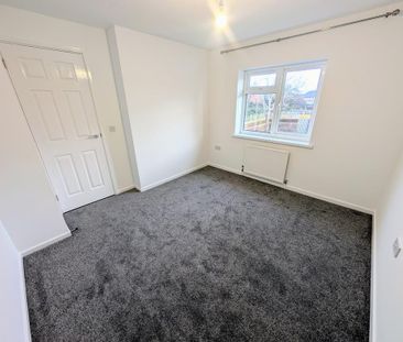 3 bedroom end of terrace house to rent - Photo 3