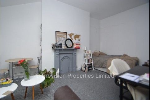 1 Bedroom Flats in Hyde Park - Photo 1