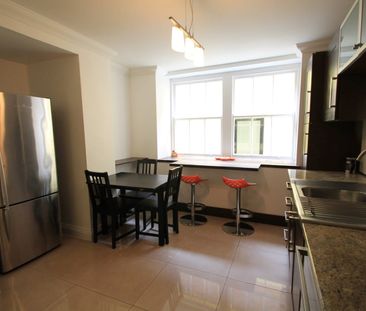 2 Bed Flat, Brunswick Terrace, BN3 - Photo 4