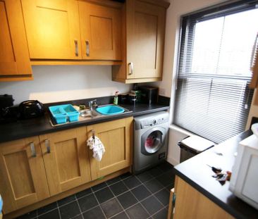 2 bedroom terraced house to rent - Photo 3