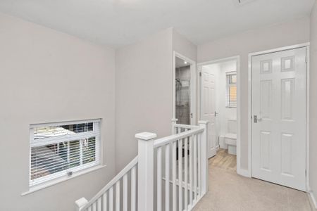 3 bedroom semi-detached house to rent - Photo 2