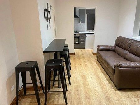 5 bedroom terraced house to rent - Photo 2