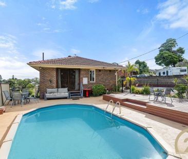 Spacious Home with Pool Moments from Liverpool CBD&excl; - Photo 6