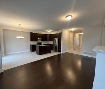 For Lease - 23 LOCKERBIE Crescent, Collingwood, Ontario - Photo 3