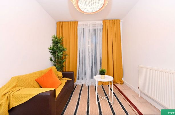 Room in a Shared House, Centurion Close, N7 - Photo 1