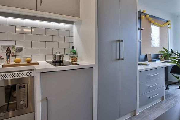 Studio to rent - Photo 1