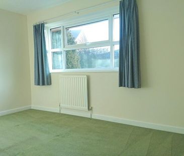 4 bedroom detached house to rent - Photo 3