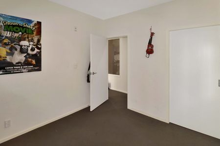2-Bedroom Apartment – Prime Cuba Street Location - Photo 3