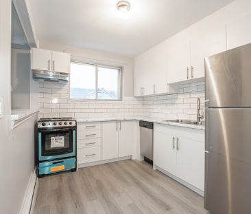 *STUNNING* 1 BEDROOM APARTMENT IN ST. CATHARINES!! - Photo 5