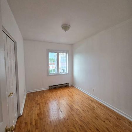 5½ Apartment Available - A louer • For Rent - Photo 3