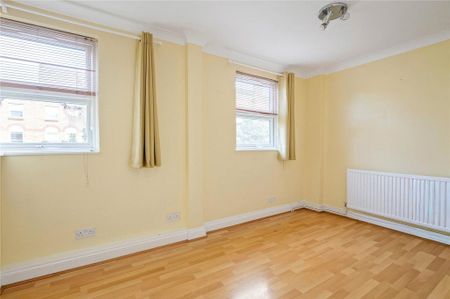 4 bedroom terraced house to rent - Photo 4