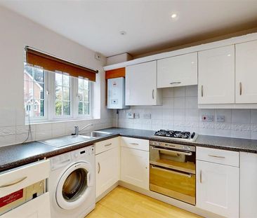 3 bedroom end of terrace house to rent - Photo 2