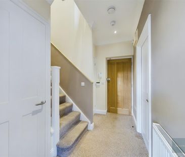 Stones Court, Bradford on Avon, Wiltshire, BA15, Bradford-On-Avon - Photo 3