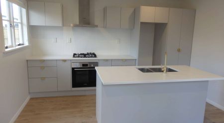 Cute Character Home Cambridge East - Photo 4