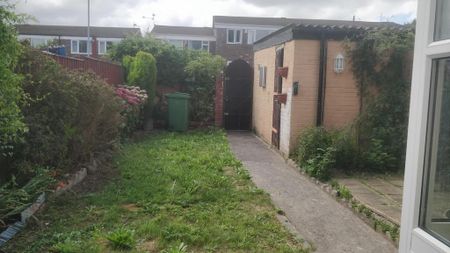 3 bedroom terraced house to rent - Photo 5