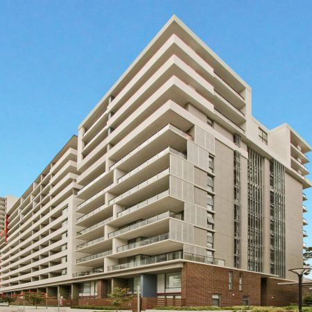 Well Maintained 1 Bed plus Study Desk and Parking! - Photo 2