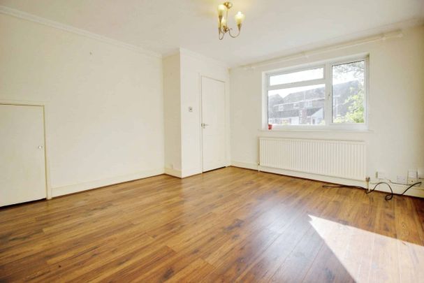 White Edge Moor, Swindon, Swindon, SN3 - Photo 1