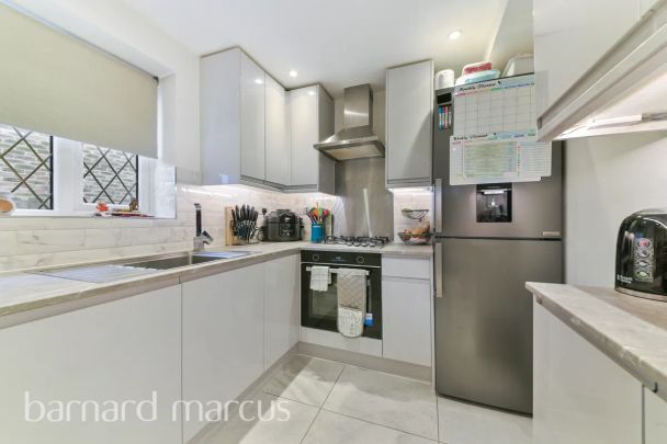 Sevenoaks Close - Photo 1